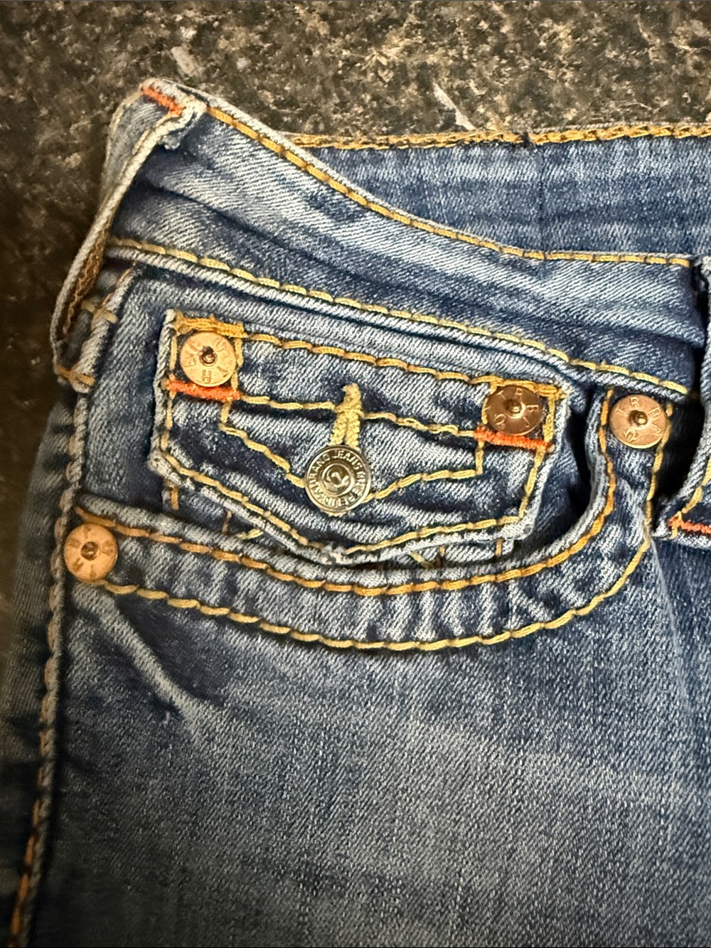 True Religion Women's Medium Blue Capri Jeans with Contrast Stitching - Picture 5 of 13
